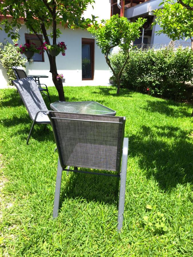 Citrus Garden Apartment Nea Skioni Exterior photo